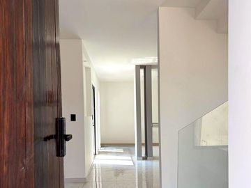 SE VENDE CASA NUEVA EN CTO. PRADERAS DE LA LOMA. A SOLO 2 CUADRAS DE AV. AMALIA SOLÓRZANO
