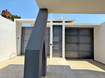 SE VENDE CASA NUEVA EN CTO. PRADERAS DE LA LOMA. A SOLO 2 CUADRAS DE AV. AMALIA SOLÓRZANO