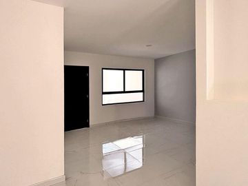 SE VENDE CASA NUEVA EN CTO. PRADERAS DE LA LOMA. A SOLO 2 CUADRAS DE AV. AMALIA SOLÓRZANO