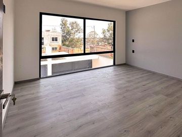 SE VENDE CASA NUEVA EN CTO. PRADERAS DE LA LOMA. A SOLO 2 CUADRAS DE AV. AMALIA SOLÓRZANO