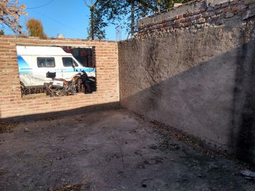 VENTA CASA en construccion ZONA Universidad Catolica