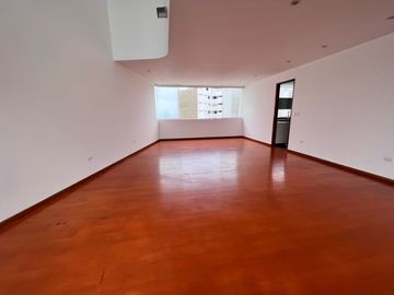 se vende departamento 236m2 malecón Cisneros
