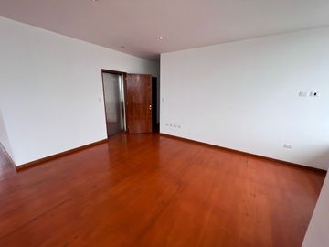 se vende departamento 236m2 malecón Cisneros
