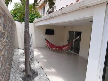 ARRIENDO O VENDO HERMOSA CASA  CONJUNTO. BARRIO LA CASTELLANA