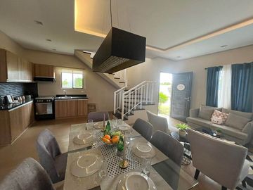 FOR SALE House in Sta Rosa Laguna Southdale Settings Nuvali