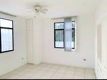 CASA RENTERA  DE  VENTA EN MANTA CERCA A UNIVERSIDAD