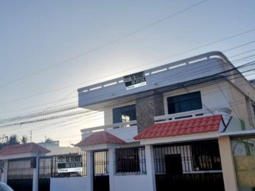 CASA RENTERA  DE  VENTA EN MANTA CERCA A UNIVERSIDAD