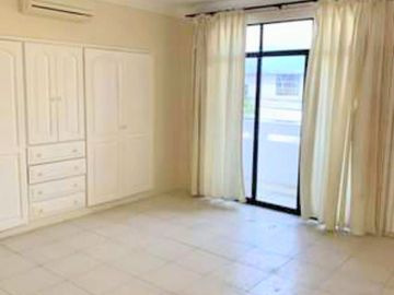 CASA RENTERA  DE  VENTA EN MANTA CERCA A UNIVERSIDAD