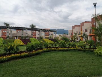 Casa con 3 Recamaras con alberca en condominio en Yautepec Morelos