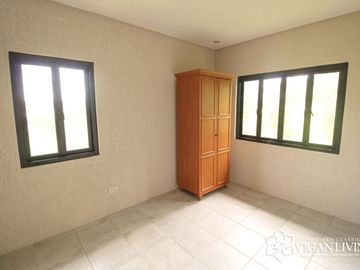 READY FOR OCCUPANCY 4 BEDROOM UNIT LOCATED AT SUMMIT POINT GOLF & COUNTRY CLUB