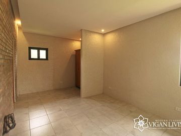 READY FOR OCCUPANCY 4 BEDROOM UNIT LOCATED AT SUMMIT POINT GOLF & COUNTRY CLUB