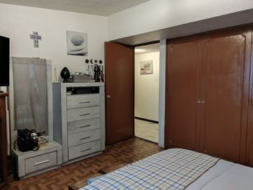 Casa con jardín y patio en esquina, con excelente potencial en Coapa