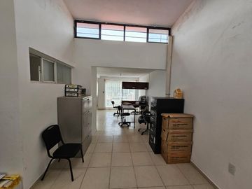 CASA EN VENTA ACONDICIONADA PARA NEGOCIO!!!