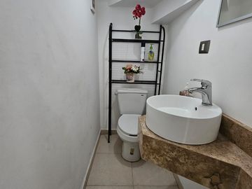 CASA EN VENTA ACONDICIONADA PARA NEGOCIO!!!