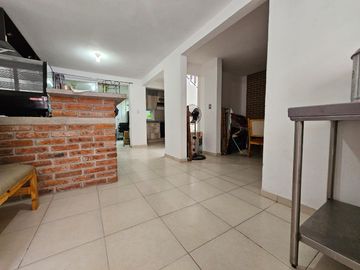CASA EN VENTA ACONDICIONADA PARA NEGOCIO!!!