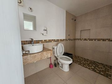 CASA EN VENTA ACONDICIONADA PARA NEGOCIO!!!