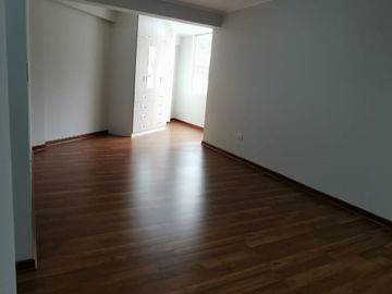 HERMOSO DEPARTAMENTO BIEN UBICADO EN LA MOLINA