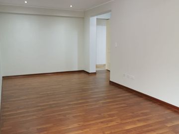 HERMOSO DEPARTAMENTO BIEN UBICADO EN LA MOLINA