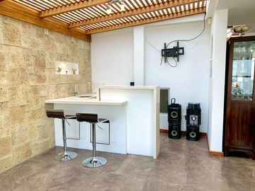Casa moderna de venta en Cumbaya - sector  Yanazarapata - Ruta Viva