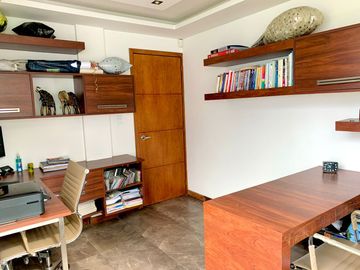 Casa moderna de venta en Cumbaya - sector  Yanazarapata - Ruta Viva
