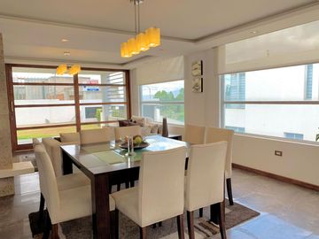 Casa moderna de venta en Cumbaya - sector  Yanazarapata - Ruta Viva