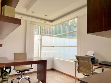 Casa moderna de venta en Cumbaya - sector  Yanazarapata - Ruta Viva