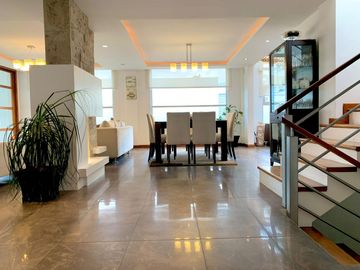 Casa moderna de venta en Cumbaya - sector  Yanazarapata - Ruta Viva