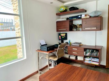 Casa moderna de venta en Cumbaya - sector  Yanazarapata - Ruta Viva