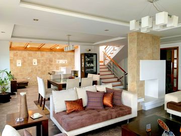 Casa moderna de venta en Cumbaya - sector  Yanazarapata - Ruta Viva