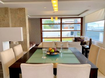 Casa moderna de venta en Cumbaya - sector  Yanazarapata - Ruta Viva