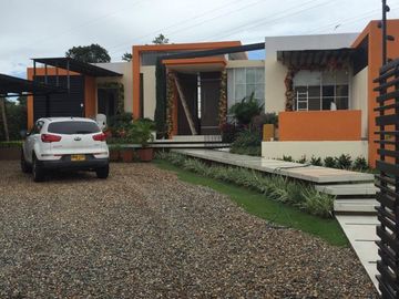 IBAGUE CASA CAMPESTRE CON PISCINA 400 METROS