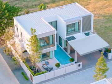 Luxury Modern 4 Bedroom Pool Villa Fully Furnished in Doi Saket for Sale