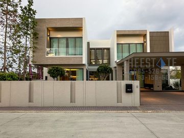 Luxury Modern 4 Bedroom Pool Villa Fully Furnished in Doi Saket for Sale