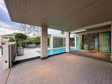 Luxury Modern 4 Bedroom Pool Villa Fully Furnished in Doi Saket for Sale