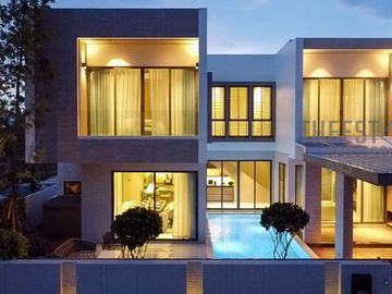 Luxury Modern 4 Bedroom Pool Villa Fully Furnished in Doi Saket for Sale