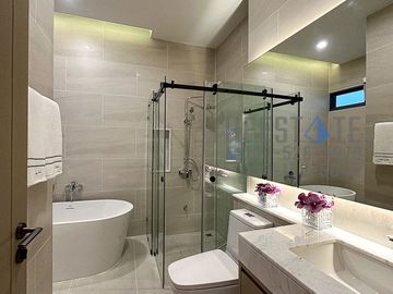 Luxury Modern 4 Bedroom Pool Villa Fully Furnished in Doi Saket for Sale