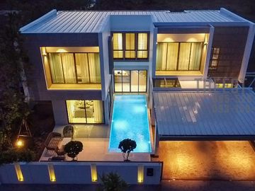 Luxury Modern 4 Bedroom Pool Villa Fully Furnished in Doi Saket for Sale