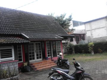 DIJUAL RUMAH KOST SANGAT DEKAT KE UNPAR CIUMBULEUIT BANDUNG