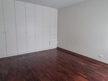 VENTA DE DEPARTAMENTO DE 140M2 EN CHACARILLA , SURCO