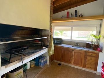 Casaquinta en venta! Zona Aeropuerto.