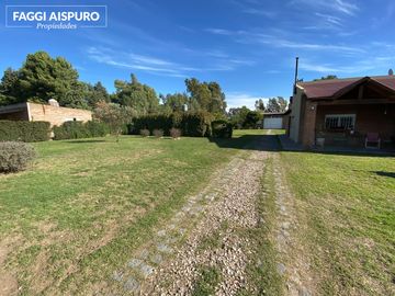 Casaquinta en venta! Zona Aeropuerto.