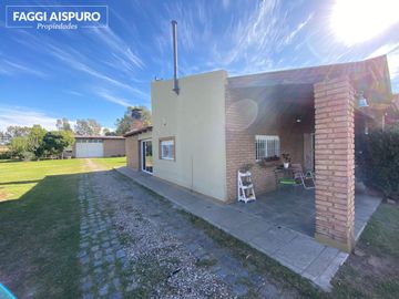 Casaquinta en venta! Zona Aeropuerto.