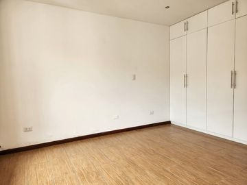 VENTA DE ESPECTACULAR DEPARTAMENTO EN MALECON 28 DE JULIO MIRAFLORES