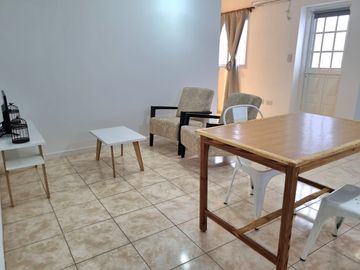 2 Departamentos + 1 cochera semicubierta (zona Shopping)