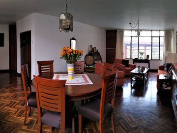 SURCO VENTA 1ER PISO (NO TIENE AIRES) 230 M2 3 DORM TERRAZA + JARDIN  + 1 COCHERA