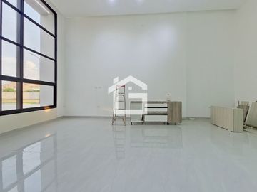 Villa Modelo de 2 Habitaciones con Diseño en Doble Altura y Cocina Americana en Urbanización Privada en Machala