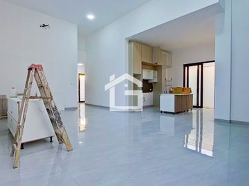 Villa Modelo de 2 Habitaciones con Diseño en Doble Altura y Cocina Americana en Urbanización Privada en Machala