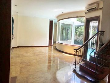 Rumah Area Komplek Mentri di Patra Kuningan Kuningan, Jakarta Selatan