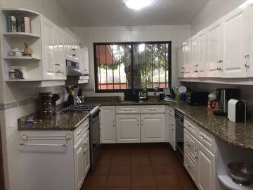 Excelente Residencia de muy buen gusto
