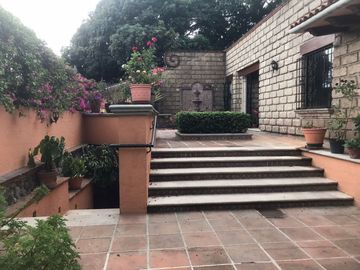 Excelente Residencia de muy buen gusto